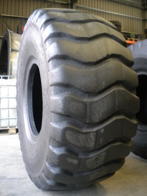 Industrial tire - 23.5-25 RL2+