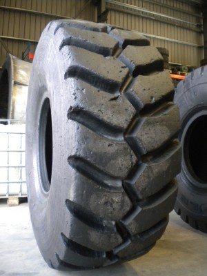 Industrial tire - 23.5-25 XLDT RETREADED