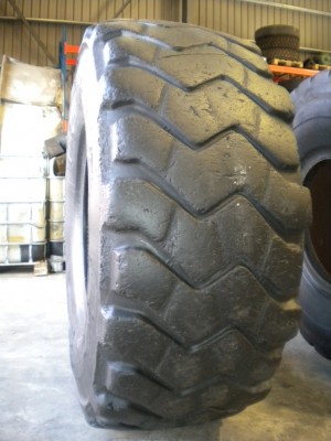 Industrial tire - Size 23.5-25 XADN