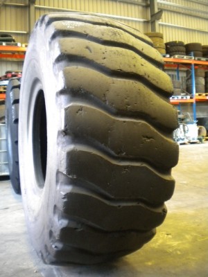 Industrial tire - Size 23.5-25 VSLT