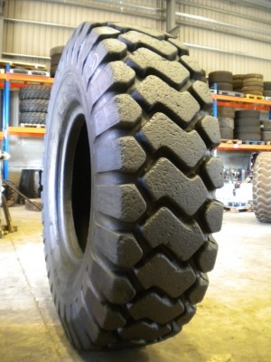 Industrial tire - Size 18.00-33 XH