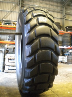 Industrial tire - Size 24.00-33 XRB