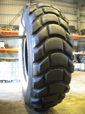 Industrial tire - Size 24.00-33 XRB