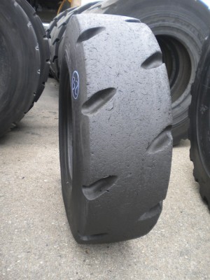 Industrial tire - Size 15.5-25 XMINE RETREADED