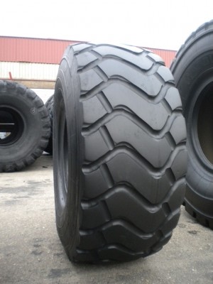 Pneu industriel - Mesure 26.5-25 XHA2 RECHAPES Y RETAILLADE