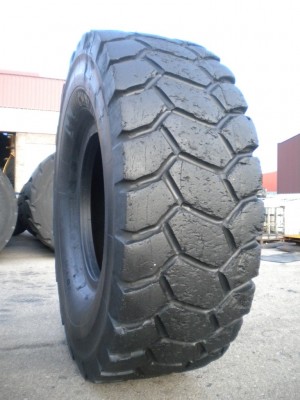 Industrial tire - Size 24.00-35 XDT RECARVED