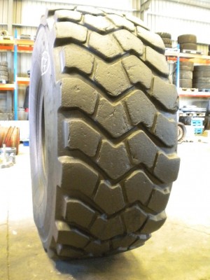 Pneu industriel - Mesure 26.5-25 XADM RECHAPES