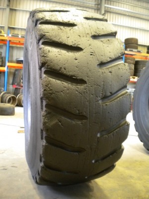 Pneu industriel - Mesure 26.5-25 MA07 RETAILLADE