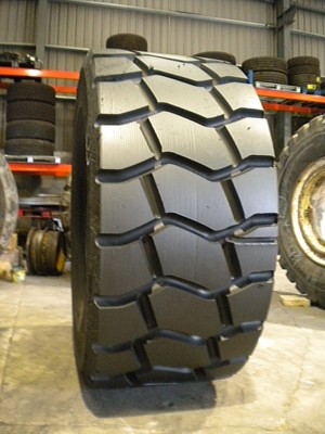 Industrial tire - Size 29.5-29 XHT RECARVED