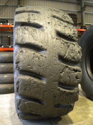 Industrial tire - Size 35/65-33 RL5K