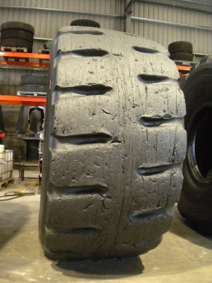 Industrial tire - Size 35/65-33 VSDL