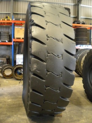 Industrial tire - Size 27.00-49 XDR2