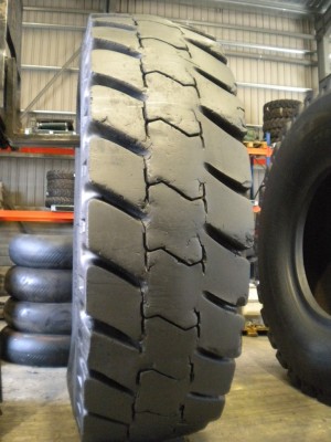 Industrial tire - Size 27.00-49 XDR2