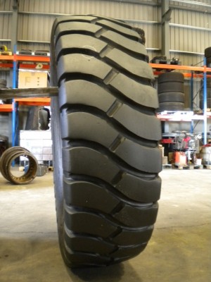 Industrial tire - Size 18.00-33 EV3+ RECARVED