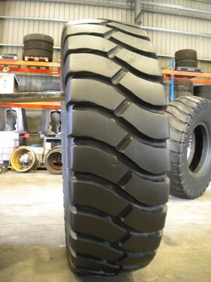 Industrial tire - Size 18.00-33 EV3+ RECARVED