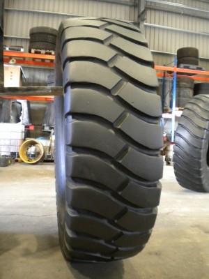 Industrial tire - Size 18.00-33 EV3+ RECARVED