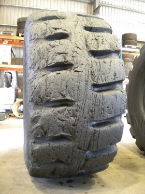 Industrial tire - Size 35/65-33 VSTDL