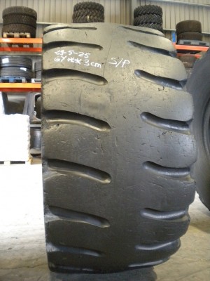 Industrial tire - Size 29.5-25 RL5K RECARVED