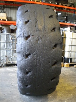 Industrial tire - Size 17.5-25 XMINE D2