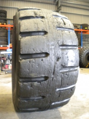 Industrial tire - Size 35/65-33 VSDL RECARVED