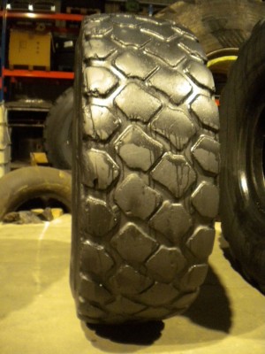 Neumático industrial - Medida 17.5-25 CB760