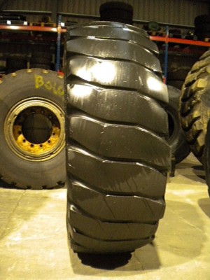 Industrial tire - Size 20.5-25 RM94
