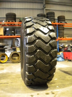 Pneu industriel - Mesure 26.5-25 XHM RECHAPES