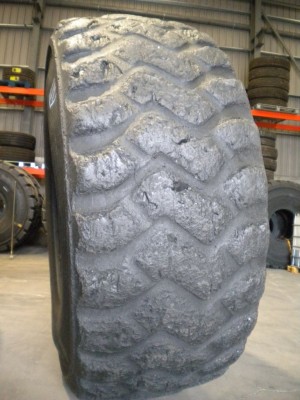 Pneu industriel - Mesure 29.5-25 VSLTS RECHAPES