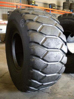 Pneu industriel - Mesure 23.5-25 VSLTS RETAILLADE