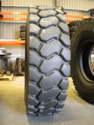 Neumático industrial - Medida 18.00-33 RT4A