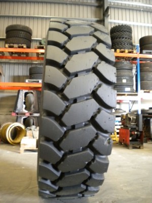 Pneu industriel - Mesure 24.00-35 EMR04