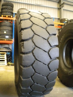 Pneu industriel - Mesure 24.00-35 VSZT