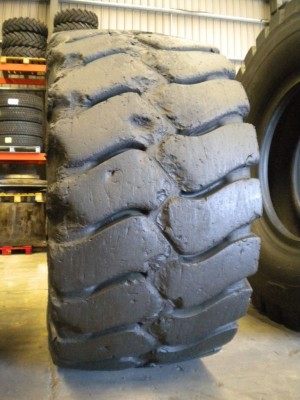 Neumático industrial - Medida 35/65-33 EMR20