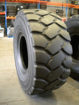 Industrial tire - Size 23.5-25 RT3B