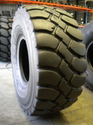 Industrial tire - Size 23.5-25 RT3B