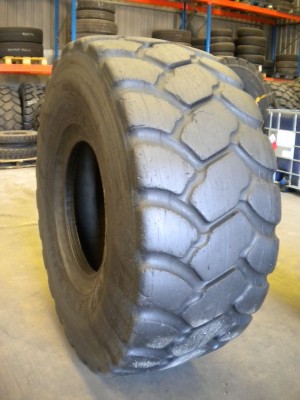 Industrial tire - Size 23.5-25 RT3B