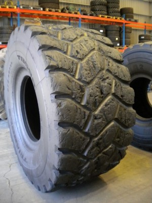 Industrial tire - Size 875/65-29 TB598 RECARVED