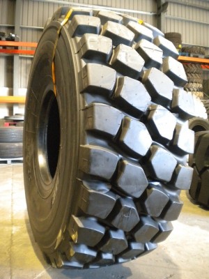 Pneu industriel - Mesure 26.5-25 ITR- EMR06 STOCK 2 UNITES , 2.150,-EUROS/UNITE