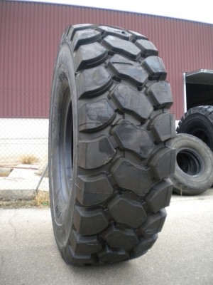 Industrial tire - Size 24.00-35 TEC-ETDT STOCK 2 UNITS 4.100,- EUROS/UNIT