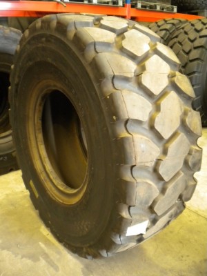 Industrial tire - Size 20.5-25 GY- RT3B STOCK 2 UNITS 1400,- EUROS/UNIT