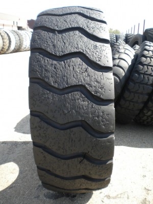 Industrial tire - Size 18.00-25 GYT RECARVED