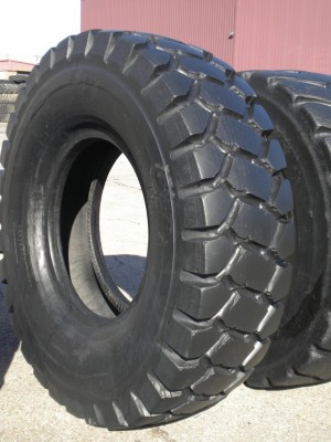 Industrial tire - Size 18.00-33 RT4A