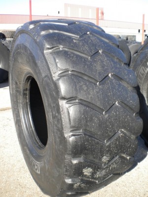 Industrial tire - Size 23.5-25 XADN RECARVED