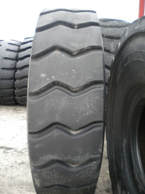 Industrial tire - Size 18.00-33 GYT RETREADED